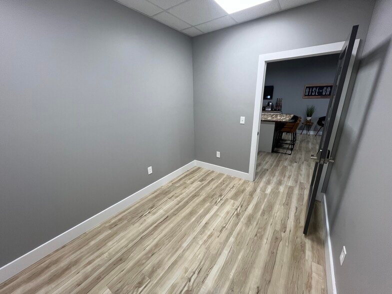 More Photos Of 2701 Main St, Hurricane Coworking Space