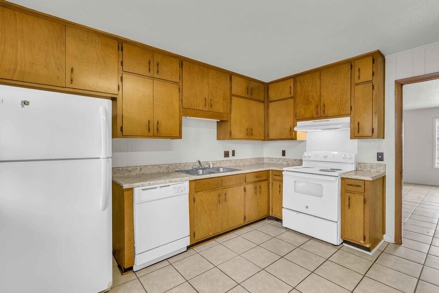 More Photos Of 419 10th St S, Columbus Apartments For Sale