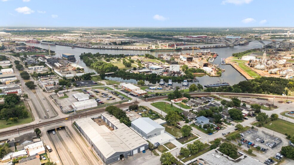 More Photos Of 8117 Magnolia St, Houston Warehouse For Lease