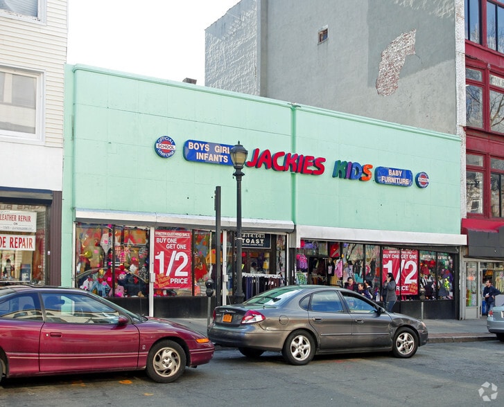 More Photos Of 10 Main St, Yonkers Storefront For Lease