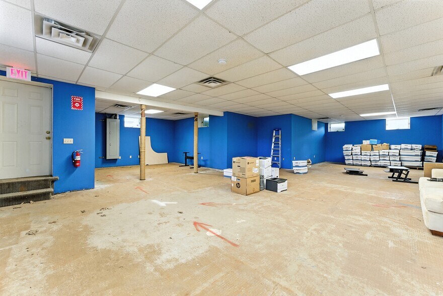 More Photos Of 155 Oak St, Glastonbury Medical For Sale