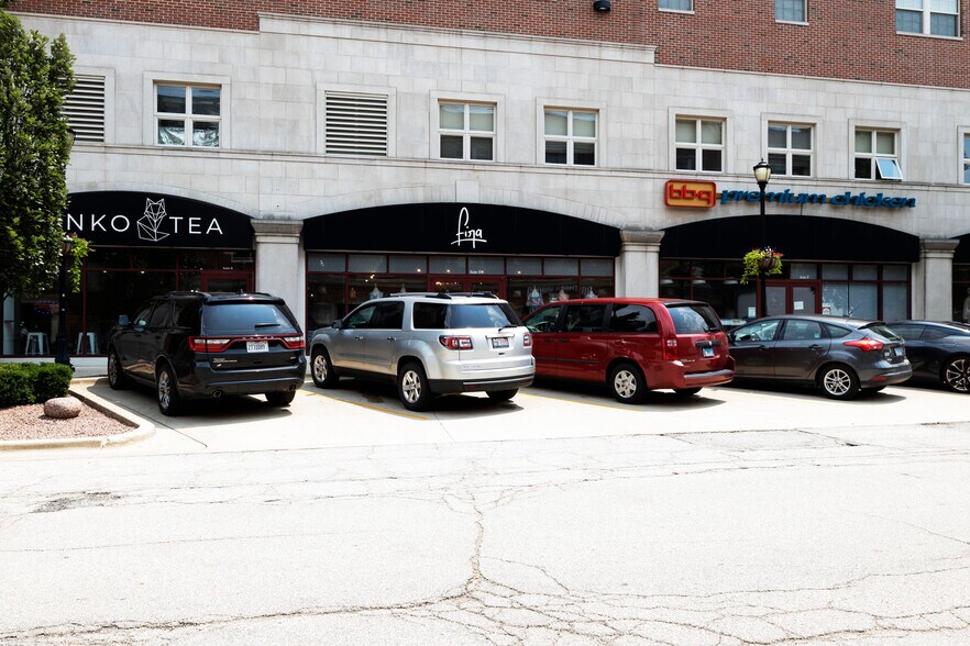 More Photos Of 700 S Gregory St, Urbana Apartments For Lease