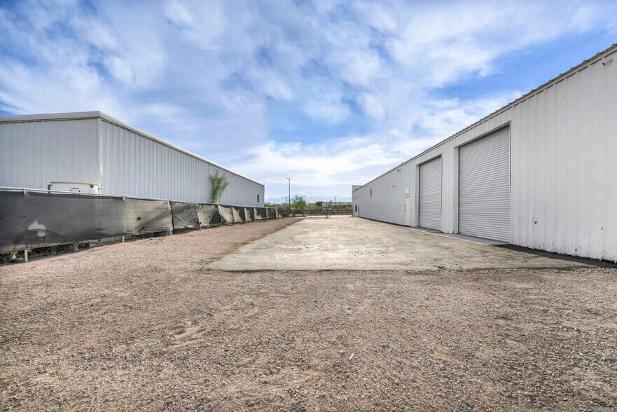 More Photos Of 4040 Arcata Way, North Las Vegas Light Manufacturing For Lease