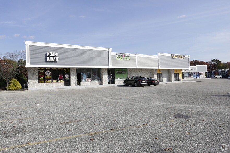 More Photos Of 971-975 Main St, Holbrook Freestanding For Lease