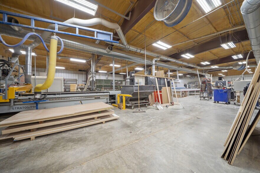 More Photos Of 29 Red Oak Rd, High Hill Manufacturing For Sale