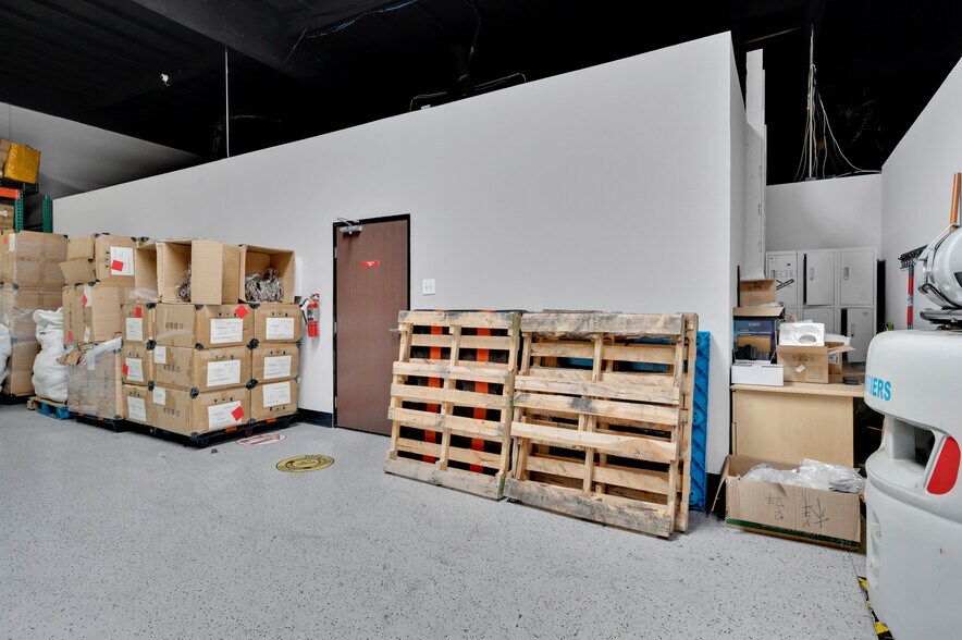 More Photos Of 23231 Vista Grande Dr, Laguna Hills Warehouse For Sale