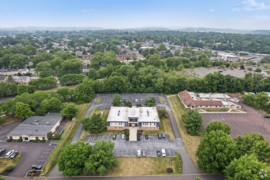 More Photos Of 1569 Medical Dr, Pottstown Office For Sale