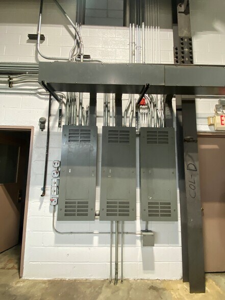 More Photos Of 68 Pleasant St, New Rochelle Warehouse For Lease