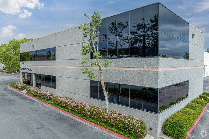 More Photos Of 26074 Avenue Hall, Valencia Flex For Lease