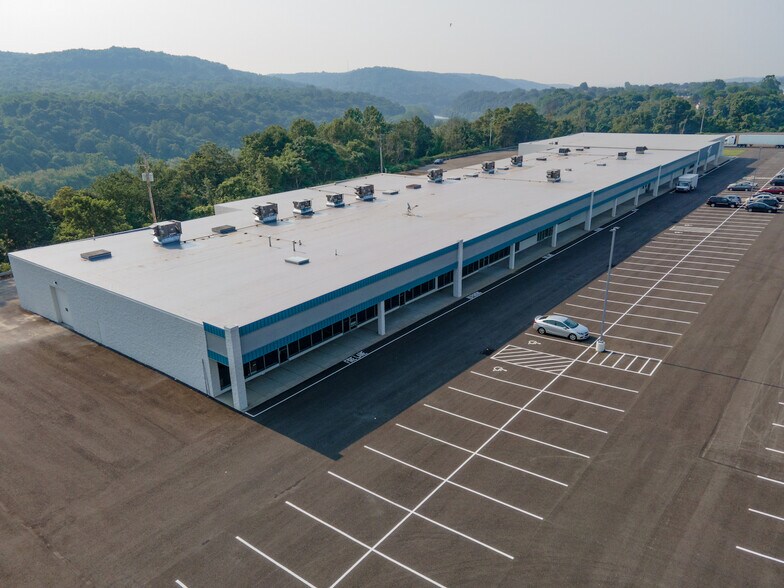 More Photos Of 6798-6816 Big Beaver Blvd, Beaver Falls Light Manufacturing For Lease