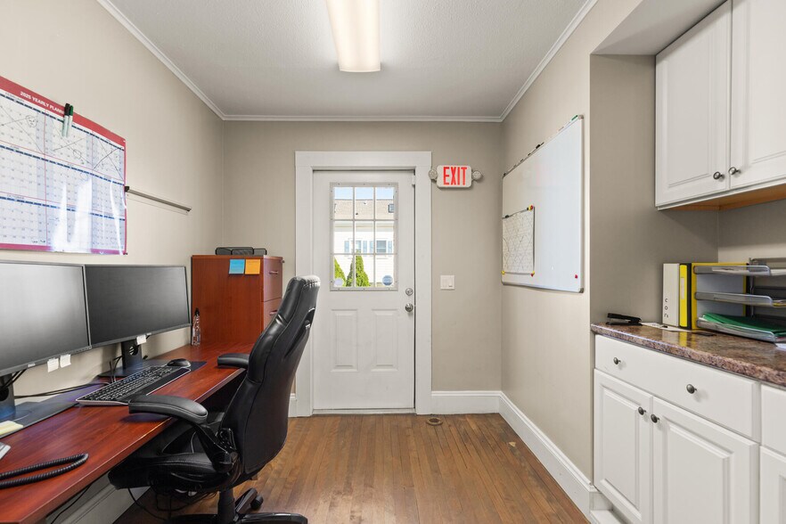 More Photos Of 15 Cherry St, Danvers Office For Lease