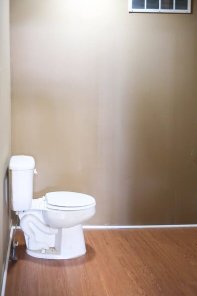 More Photos Of 985 S Clinton Ave, Rochester Restaurant For Sale