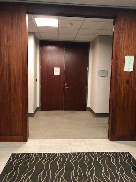 More Photos Of 101 E Kennedy Blvd, Tampa Office Residential For Lease