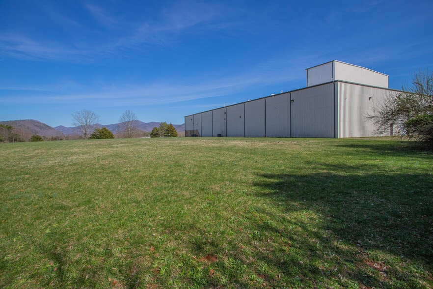 More Photos Of 80 American Wy, Natural Bridge Station Industrial For Lease