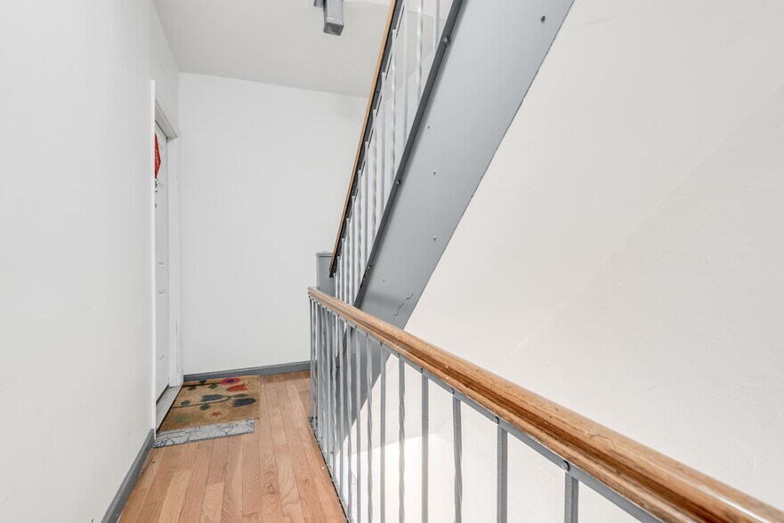 More Photos Of 489 Myrtle Ave, Brooklyn Storefront Retail Residential For Sale