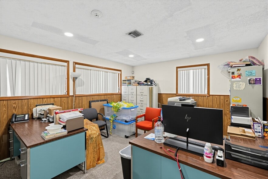 More Photos Of 1110 Coles Mill Rd, Williamstown Specialty For Sale