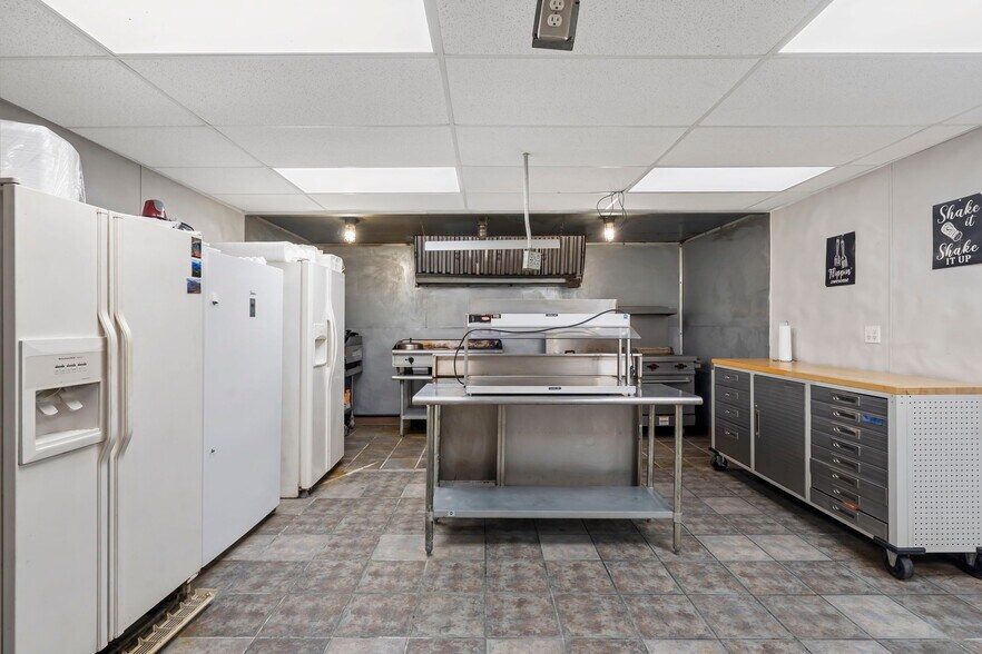 More Photos Of 6162 US Highway 160, Theodosia Restaurant For Sale