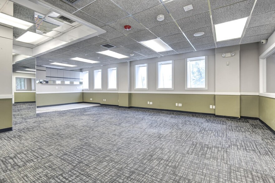 More Photos Of 1575 Hillside Ave, New Hyde Park Medical For Sale