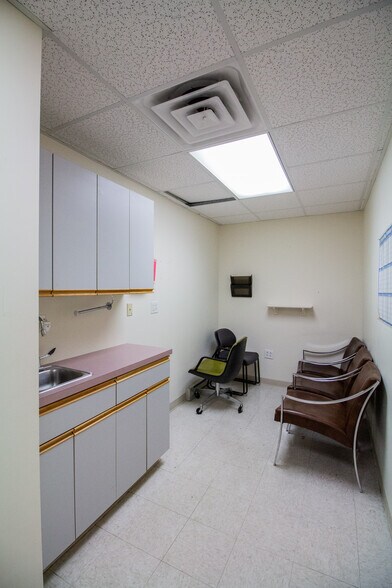 More Photos Of 10 Winthrop St, Worcester Medical For Lease