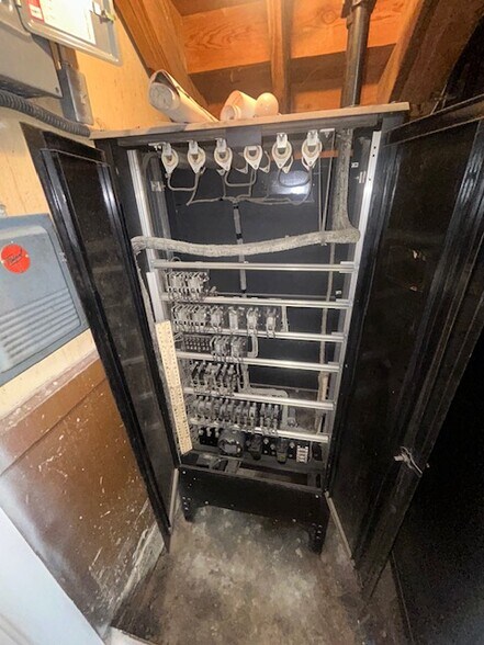 More Photos Of 424 N Chestnut St, Lumberton Office For Lease