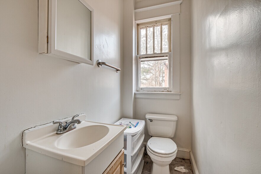 More Photos Of 60 Huntington St, New Brunswick Apartments For Sale