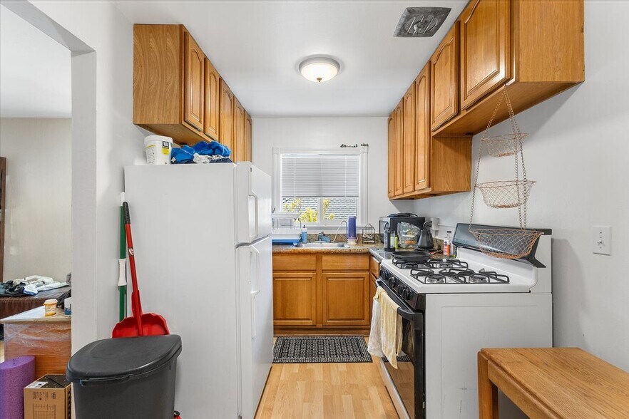 More Photos Of 31 Croxton Ave, Oakland Apartments For Sale
