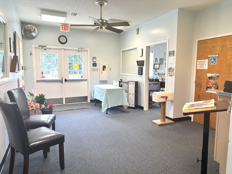 More Photos Of 794 King George Blvd, Savannah Schools For Lease