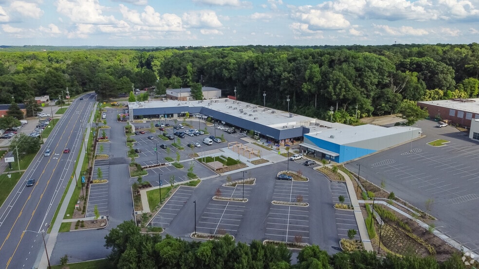 More Photos Of 2409 Crabtree Blvd, Raleigh General Retail For Lease