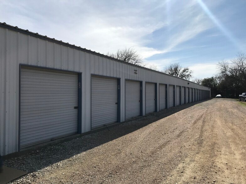 More Photos Of 412 City, Caldwell Self Storage For Sale