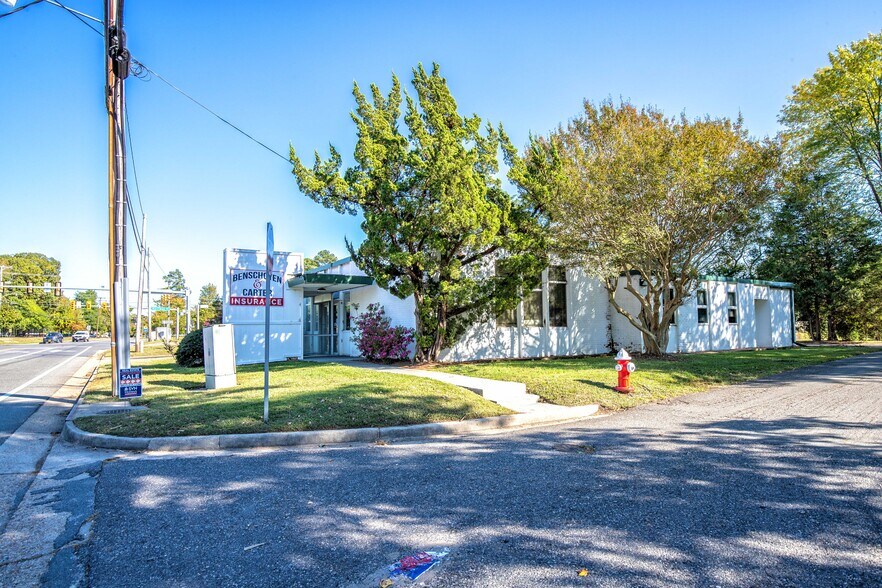 More Photos Of 645 Penniman Rd, Williamsburg Bank For Sale
