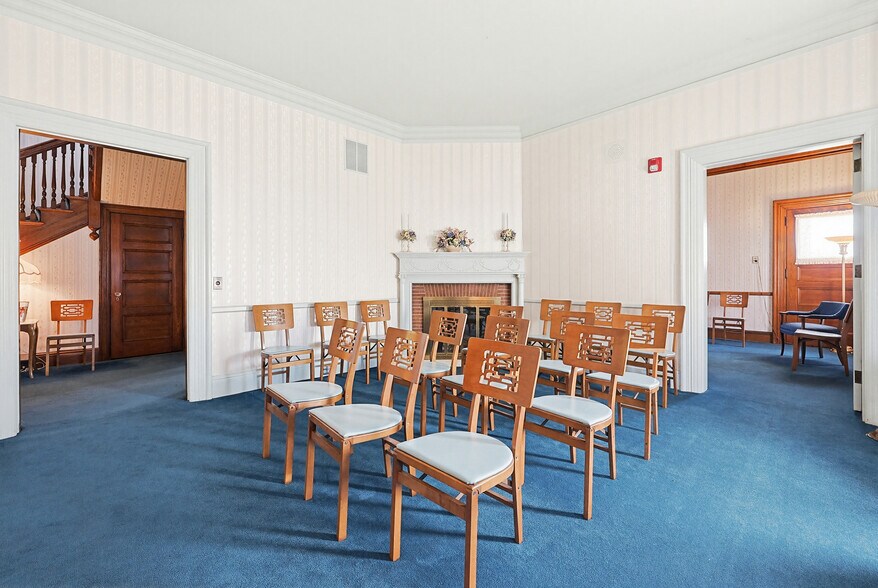 More Photos Of 1501 Lonsdale Ave, Lincoln General Retail For Sale