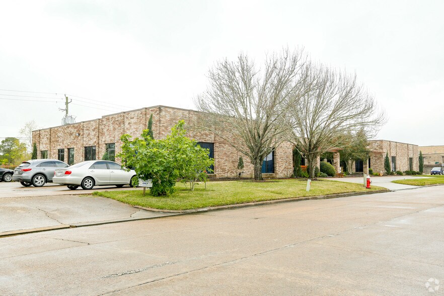 More Photos Of 17226 Mercury Dr, Houston Medical For Lease