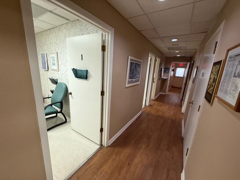 More Photos Of 1405 Pine St, Melbourne Medical For Sale