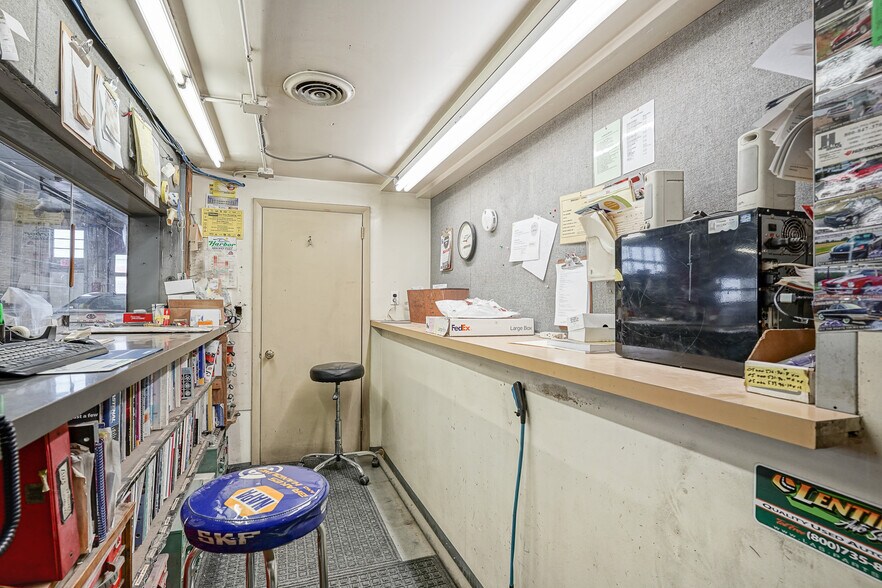 More Photos Of 100 White Horse Pike, Oaklyn Auto Dealership For Sale