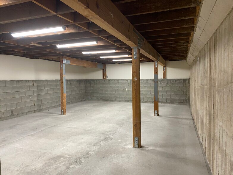 More Photos Of 39 E Colorado Blvd, Pasadena Storefront For Sale