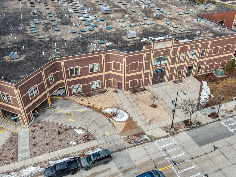 More Photos Of 301 N Adams St, Green Bay Office Residential For Sale