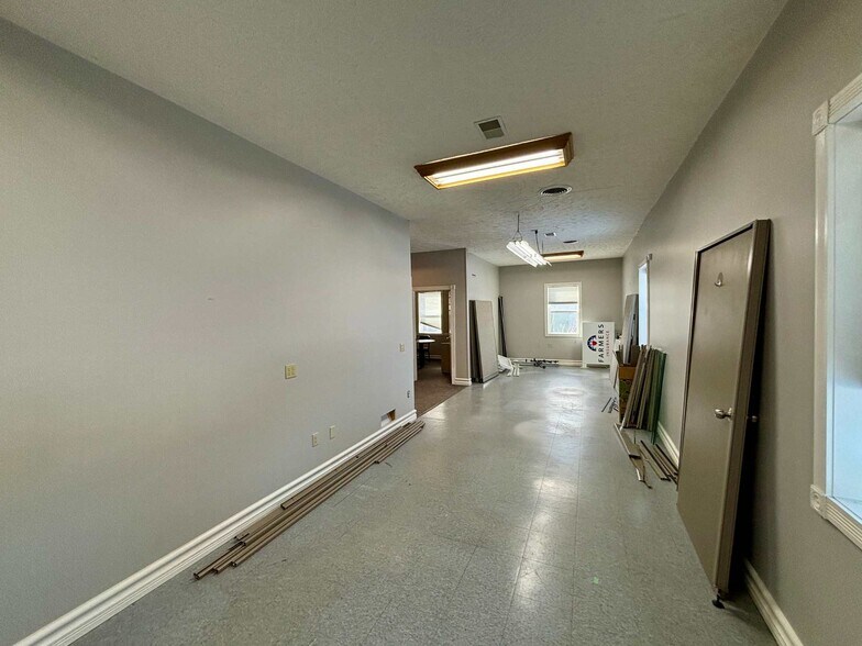 More Photos Of 1301 E Grand River Ave, Portland Freestanding For Lease