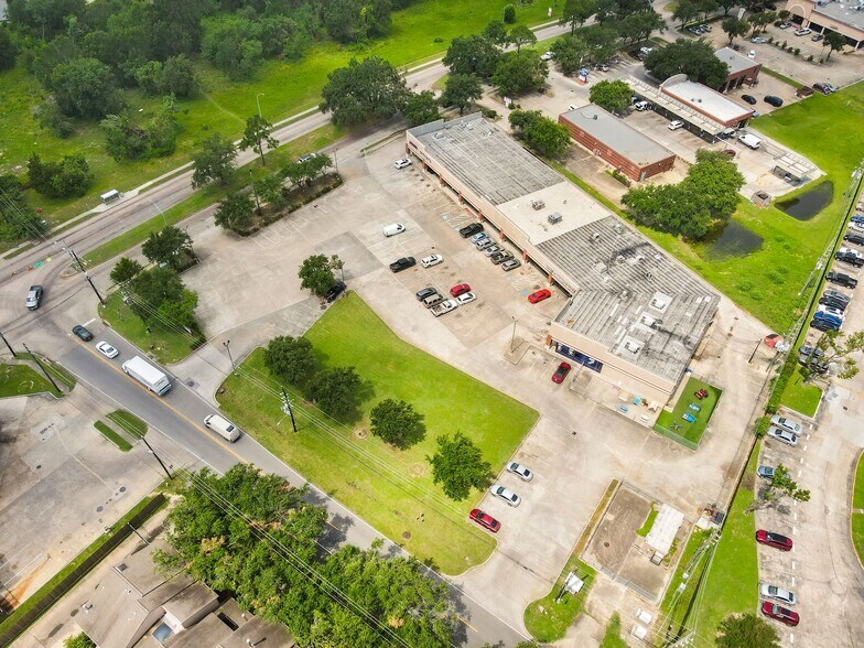 More Photos Of 7306 W Tidwell Rd, Houston Unknown For Lease