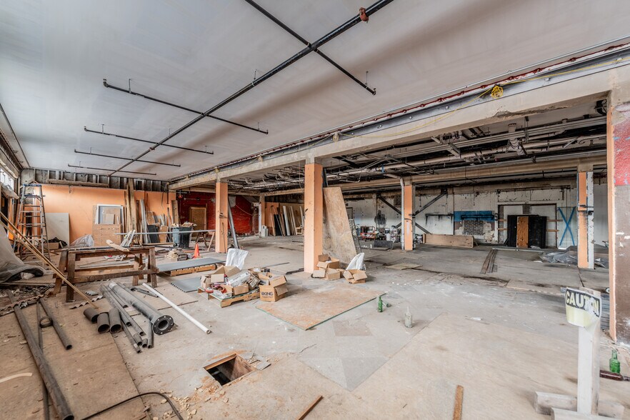 More Photos Of 1405 S Flores St, San Antonio Storefront Retail Residential For Lease