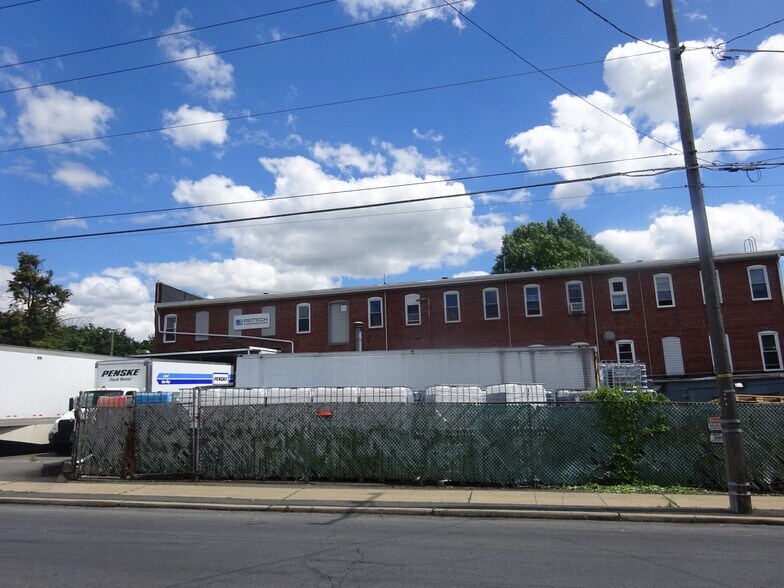 More Photos Of 3146 Marion St, Laureldale Manufacturing For Sale