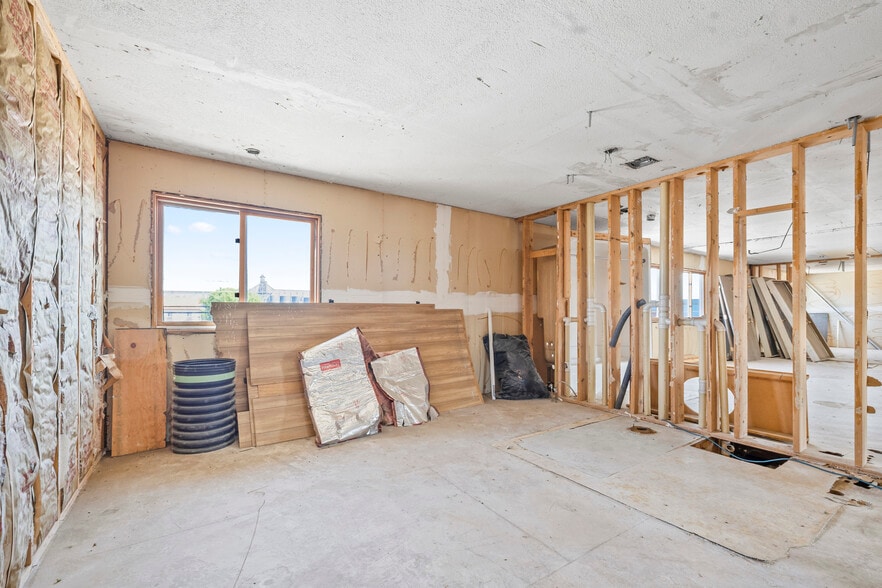 More Photos Of 537 2nd St, Havre Hotel For Sale