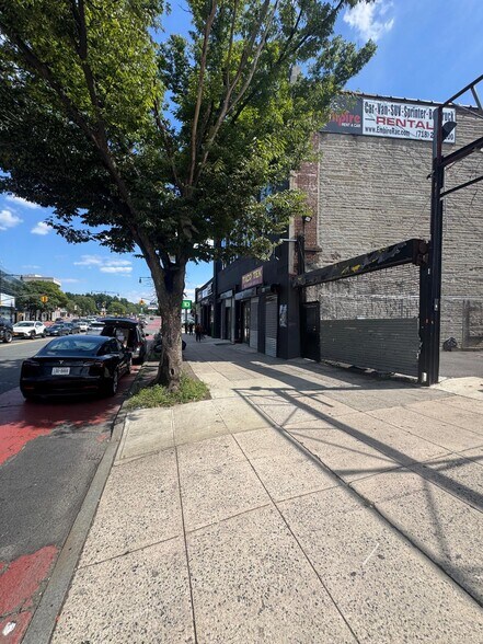 More Photos Of 602 E Fordham Rd, Bronx Land For Lease