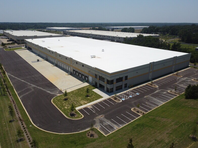 More Photos Of 5899 FedEx Ln, Olive Branch Warehouse For Lease