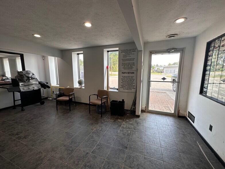 More Photos Of 3945 S Blue Star Dr, Traverse City Service For Lease