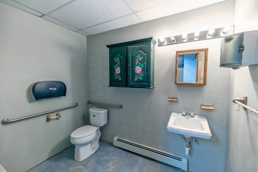 More Photos Of 121 Byers Ave, Hot Sulphur Springs Storefront Retail Residential For Sale