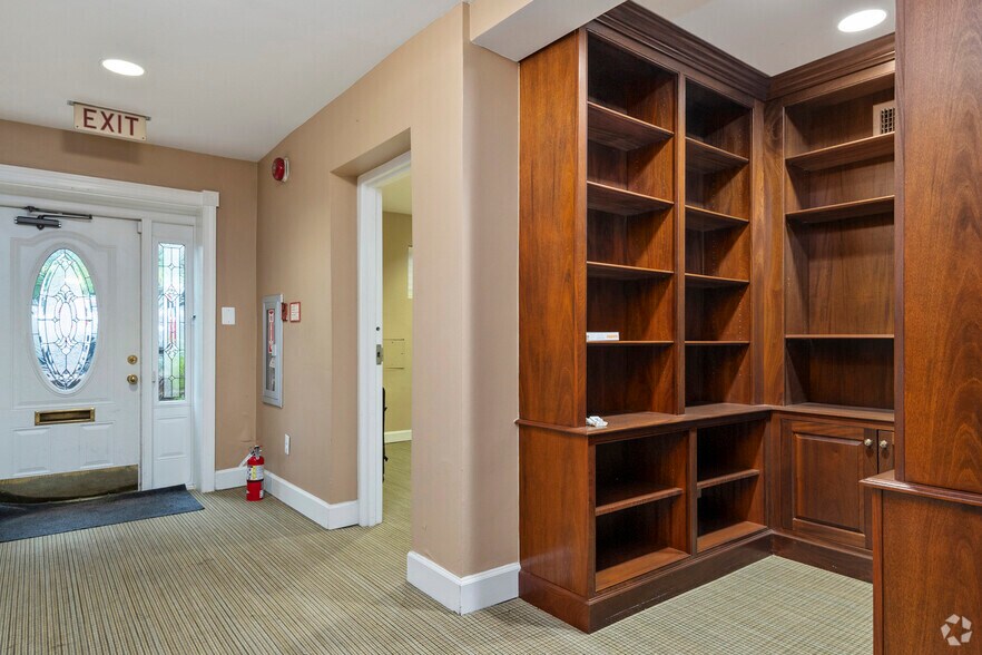 More Photos Of 1906 Sunderland Pl NW, Washington Office Residential For Sale