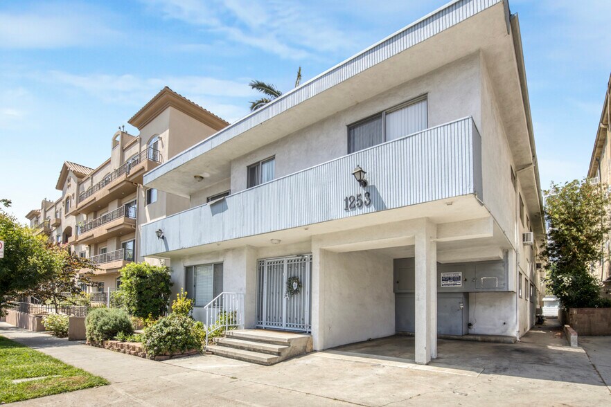 More Photos Of 1253 Federal Ave, Los Angeles Apartments For Sale