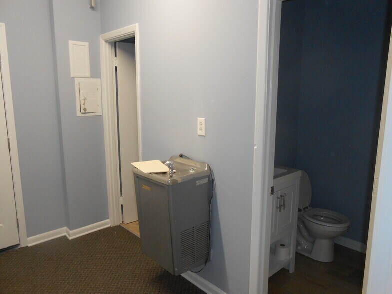 More Photos Of 3040 Briarcliff Rd, Atlanta Office For Sale