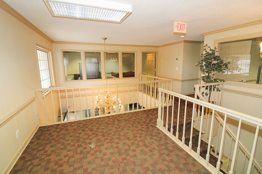 More Photos Of 330 N Cedar Bluff Rd, Knoxville Bank For Sale