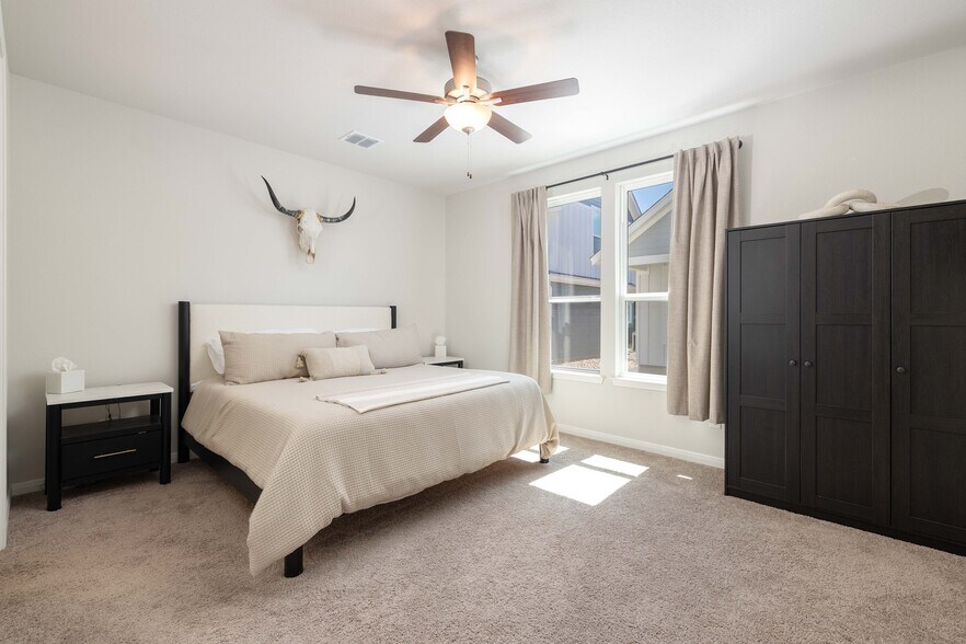 More Photos Of 2127 Hofstaat, New Braunfels Hospitality For Sale